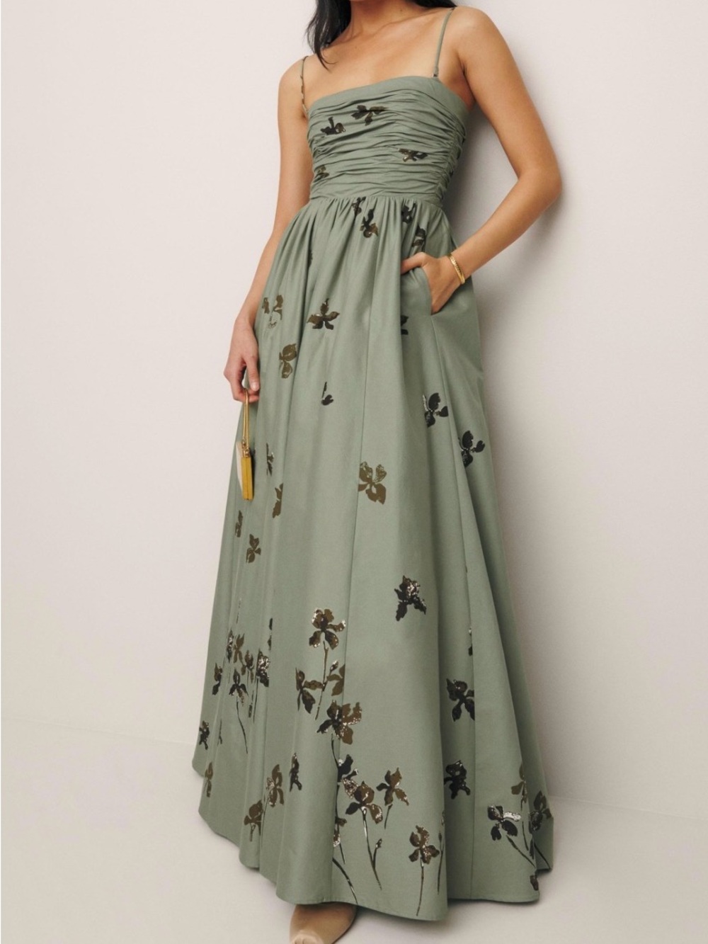 Kastoria Dress
Elegant Sage Green Floral Strap Maxi Dress - Picture 1 of 3